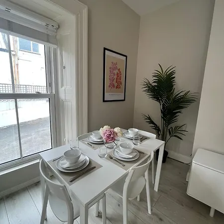 Apartament St Michaels House *